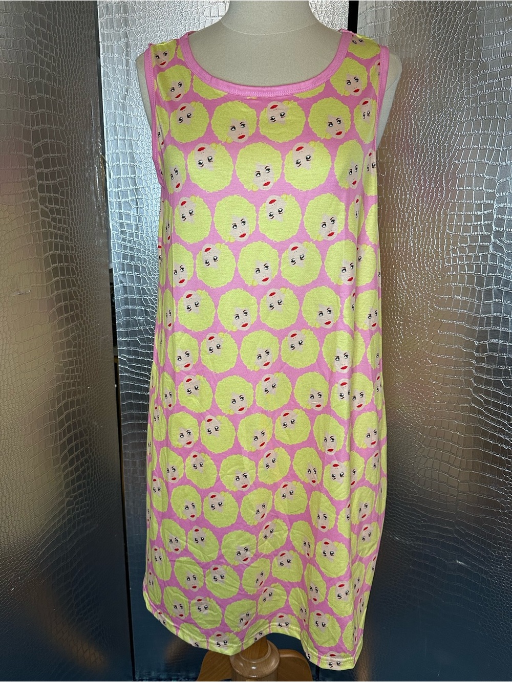 Dolly Parton Likeness Pink & Yellow Sleeveless Midi Dress New Without Tags